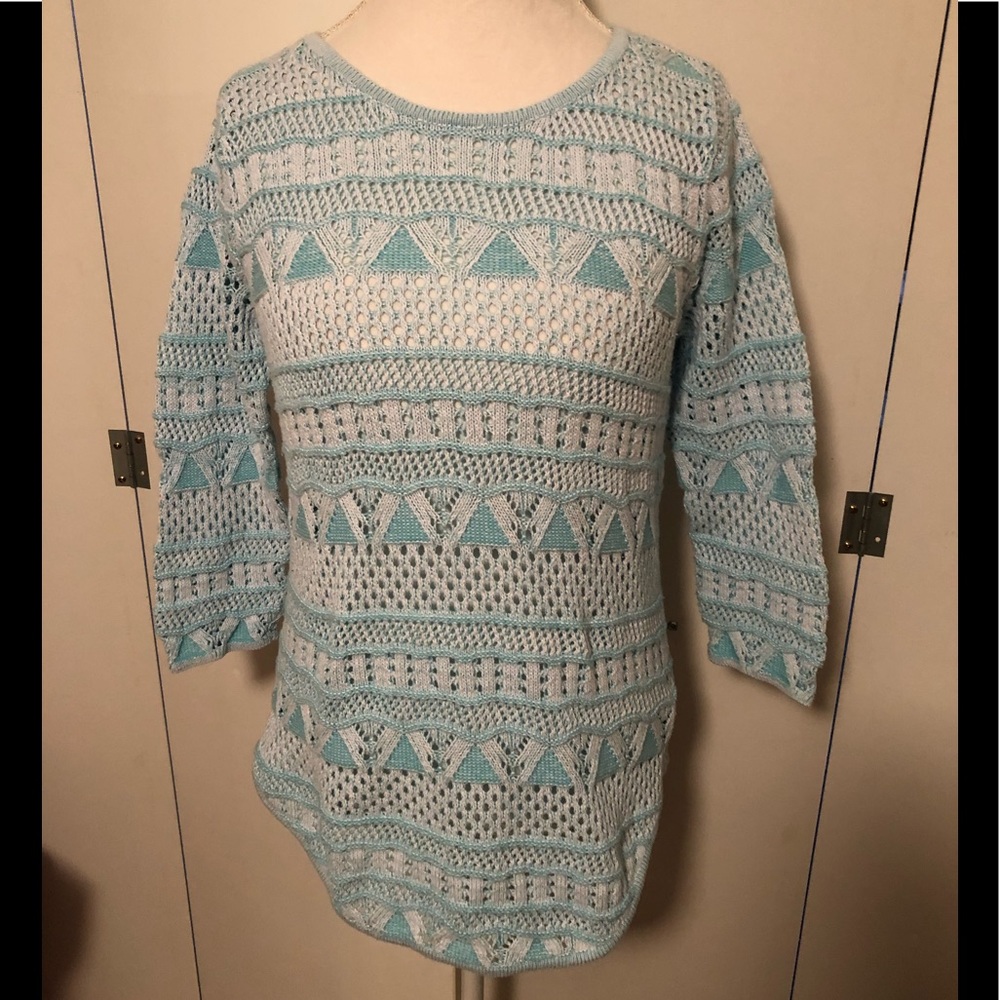 Pale blue sweater - L